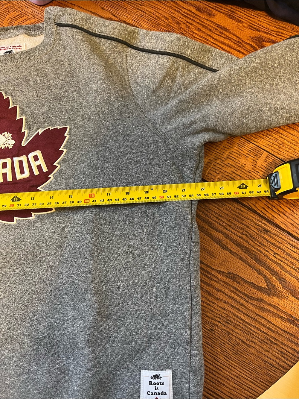 Roots Canada Crewneck Sweatshirt Grey Red Maple Leaf Made In Canada Medium - Picture 7 of 9